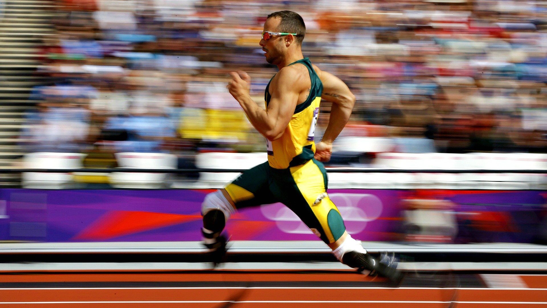 九游登录中心-萨默·麦金托什后程加速逆转对手夺金，麦金托什海报